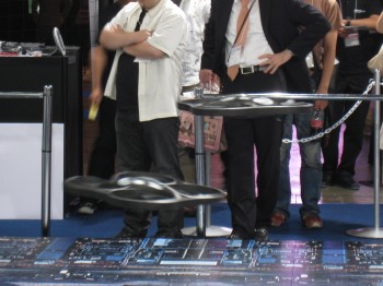【レポート】TOKYO GAME SHOW 2010レポート～ARラジコン「AR.Drone」～